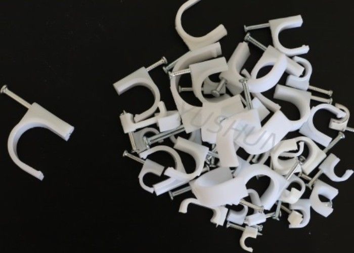サークルまたはフラットデザインのプラスチックケーブルクリップ 4mm-25mmケーブル管理のために