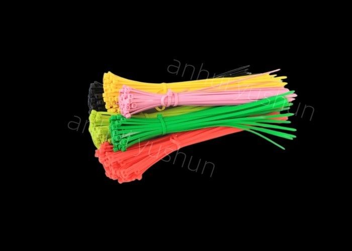 2.5mm 100mm プラスチックナイロンケーブルネクタイ UL94V-2 キャベルのバンドリングのための炎阻害剤 100pcs/袋