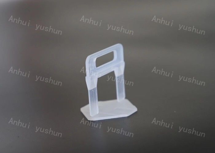 白いクリップとクイージ 3.0mm 床 pp素材のレベルラー用