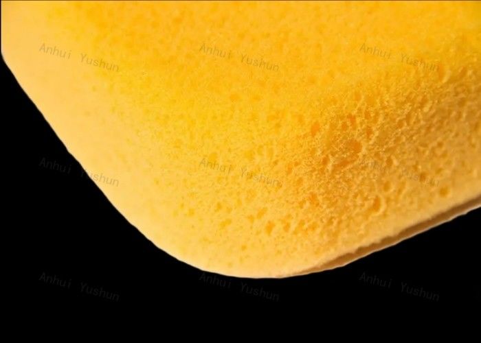 耐久性のある中程度のタイルグラウトスポンジ、ビニール袋に入った黄色の洗浄用スポンジ